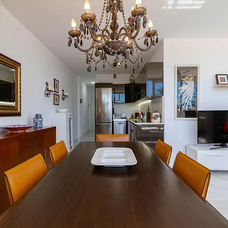 Canarian - Luxury Near Yumbo *