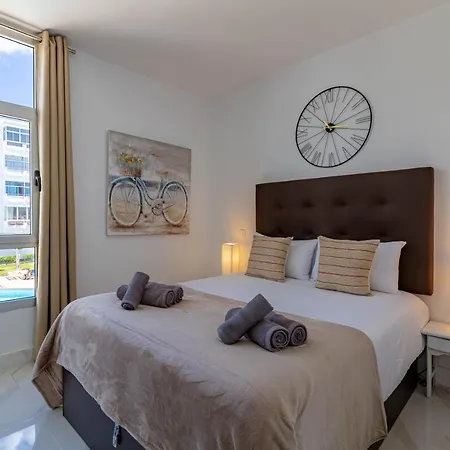 Canarian - Luxury Near Yumbo